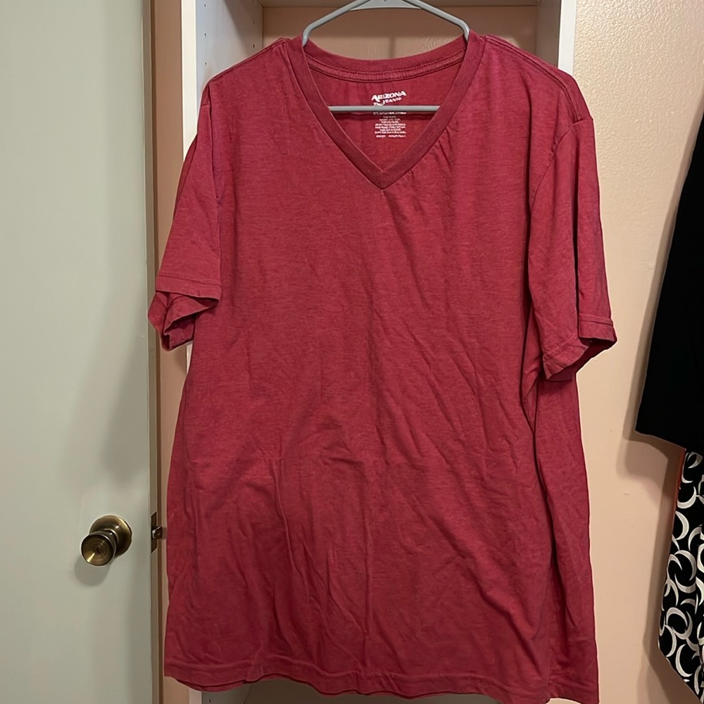 Men’s Arizona XXL v neck tee